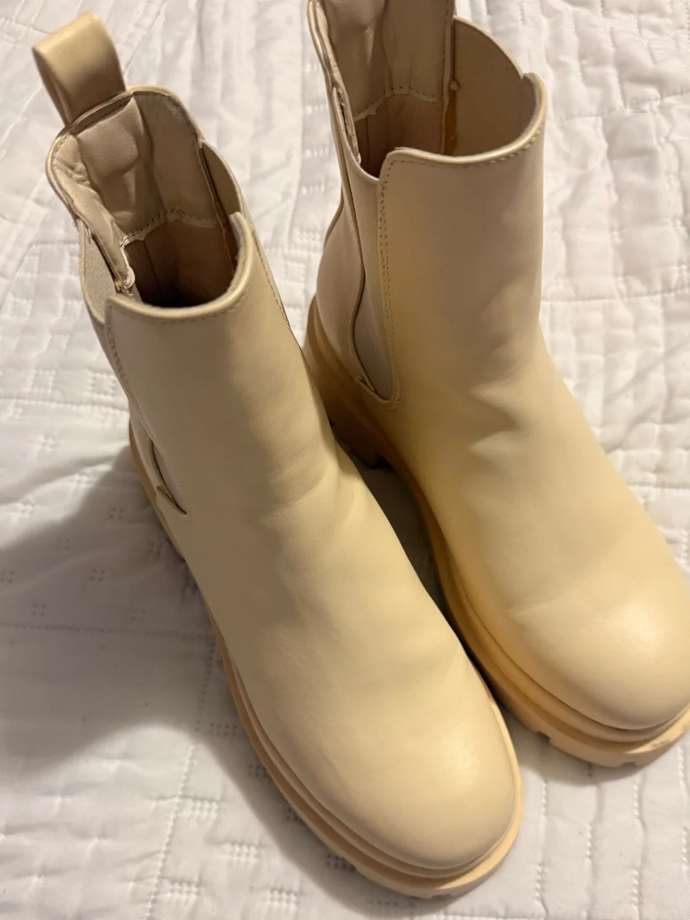 ASOS DESIGN Archer chunky chelsea boots in cream